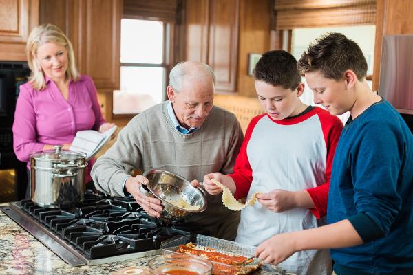 Family mealtimes with seniors